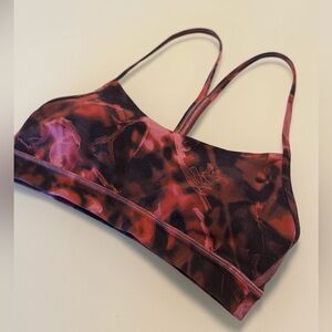 ✨Host Pick✨ 🖤🩷 Lululemon Fuchsia and Black Patterned Strappy Flow Y Sports Bra